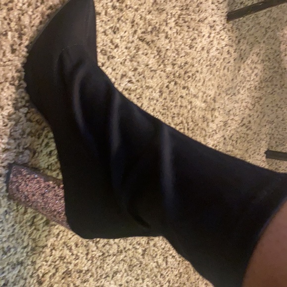 Mini bootie heels, great support! - Picture 6 of 6